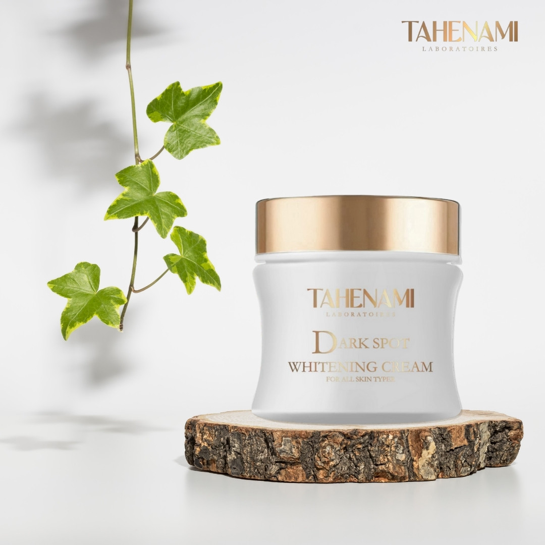 kem dưỡng trắng da Dark nền sáng ko chữ